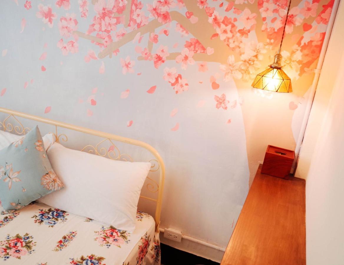 Neat Hostel 台南 エクステリア 写真