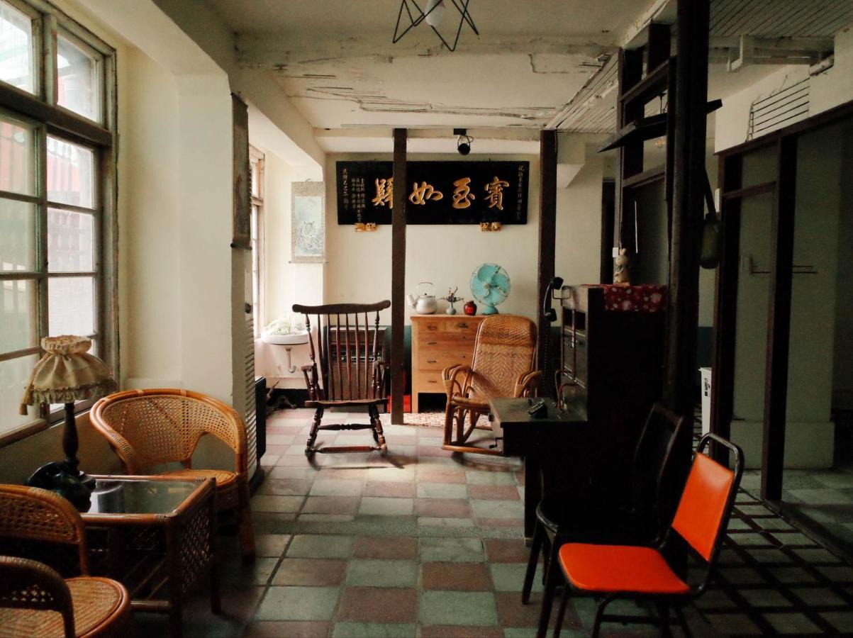 Neat Hostel 台南 エクステリア 写真